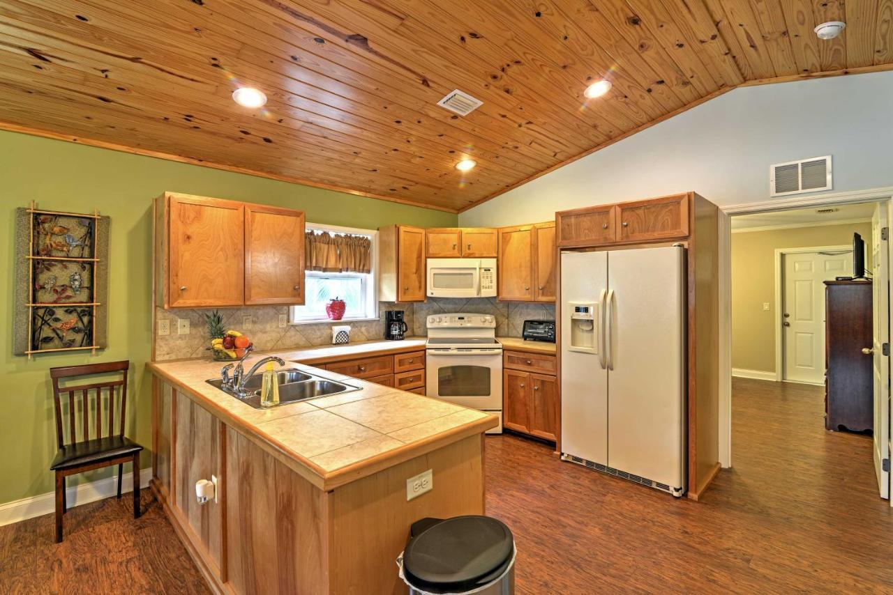 Crystal River Cottage On 1 Acre With Deck And Porch! Yankeetown ภายนอก รูปภาพ