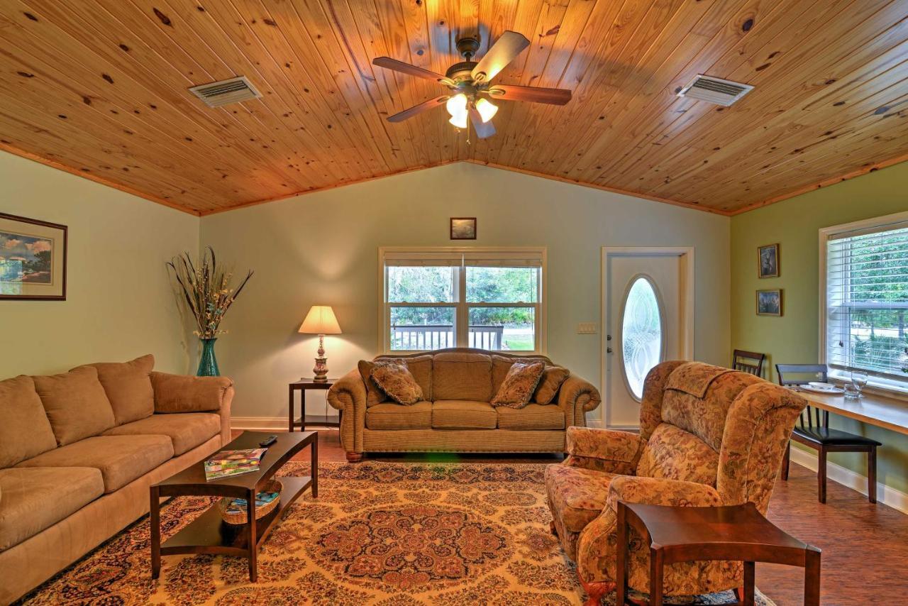 Crystal River Cottage On 1 Acre With Deck And Porch! Yankeetown ภายนอก รูปภาพ