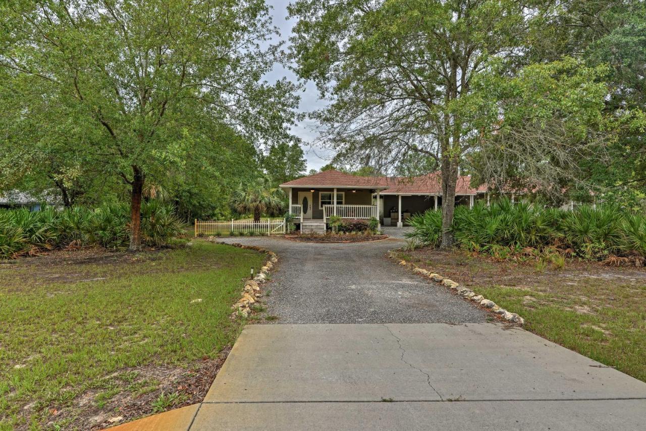 Crystal River Cottage On 1 Acre With Deck And Porch! Yankeetown ภายนอก รูปภาพ